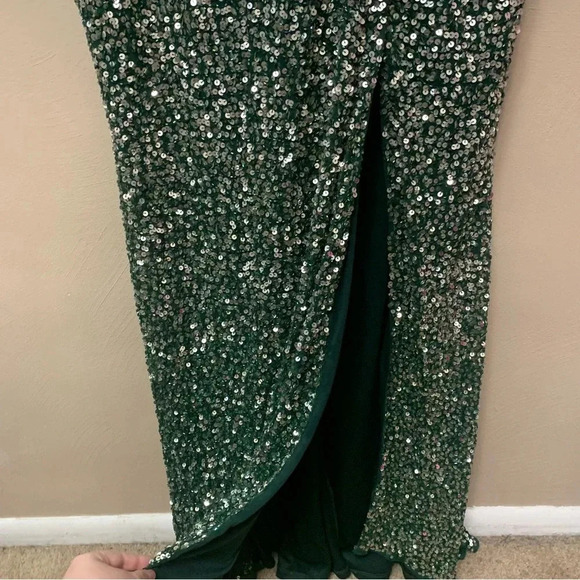 Mac Duggal Cap Sleeve Sequined High Slit Gown in Forest Green Size 16 NWT New - Picture 5 of 13